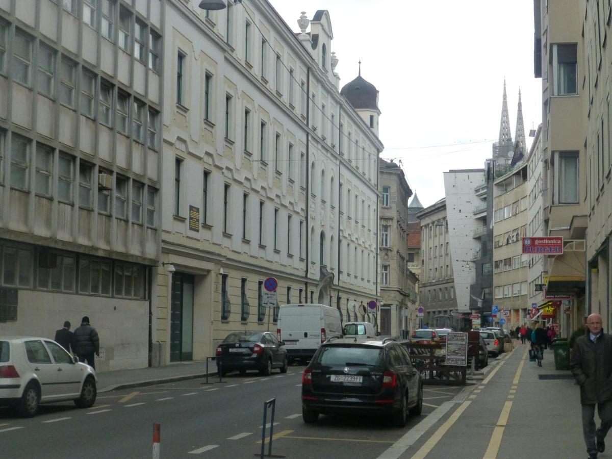 Apartment Emily - Bed and Breakfast Zagreb