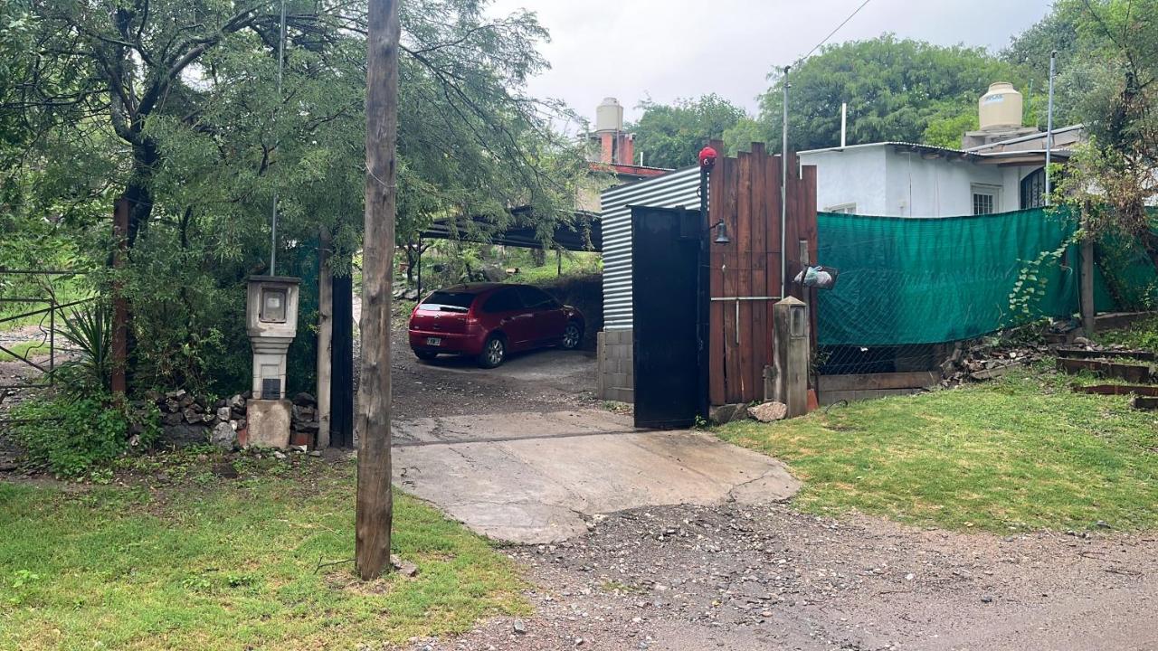 Pequeño depto, wifi, cochera, asador y cocina - B&B