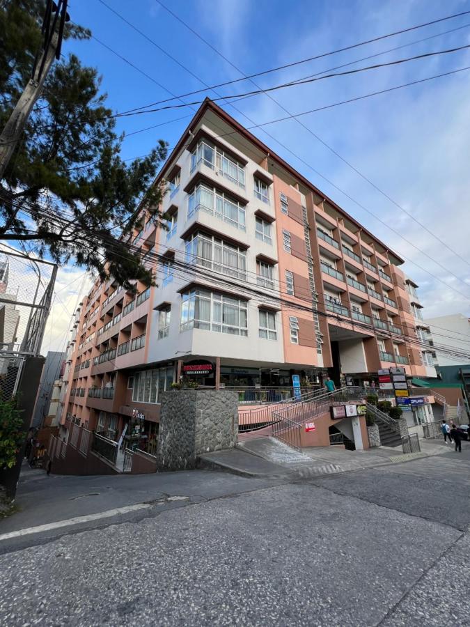 Oyasumi Condotel with balcony-Megatowers 1 Near Session, SM, Burnham park, Baguio City - B&B