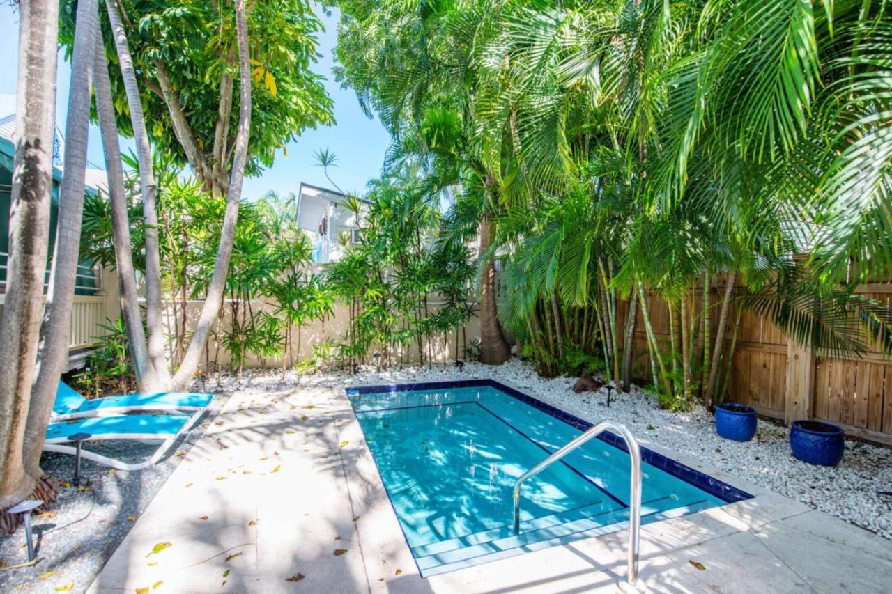 Tropical Heron Hideaway with Hot Tub, Pool - Bed and Breakfast Key West