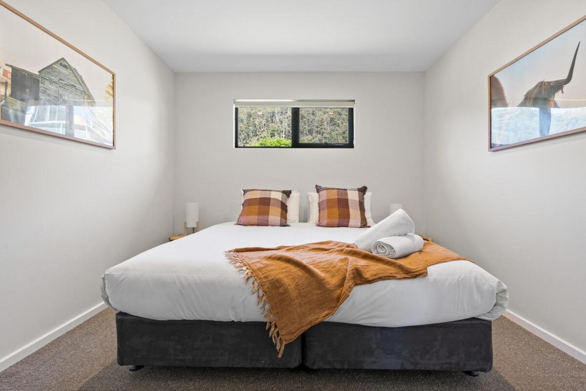 The Derby Lodge 'Two Bedroom' Stay in Style! - B&B