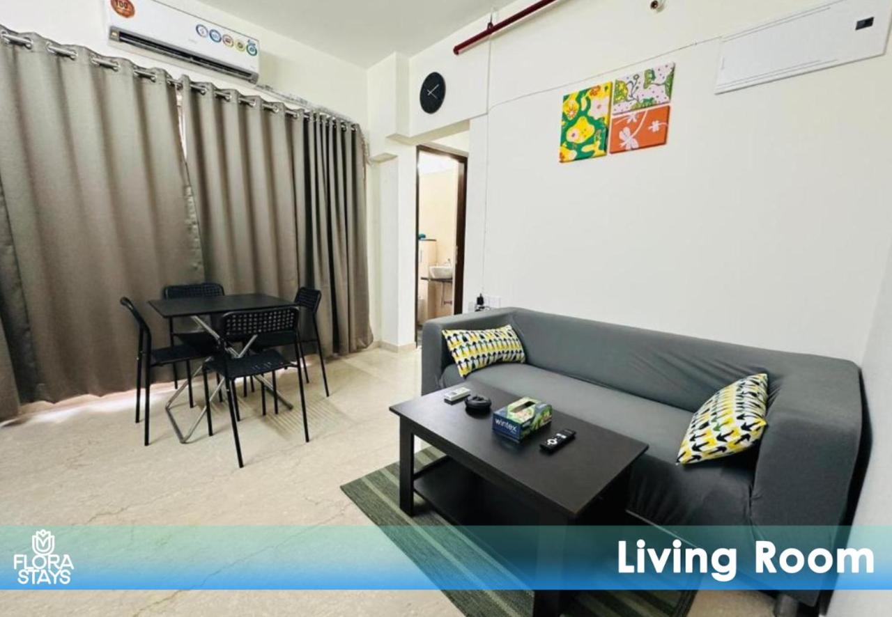 1BR Service Aprt in Malad - B&B Mumbai