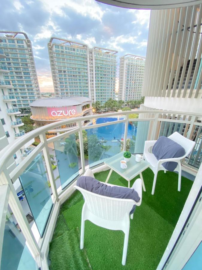 Revibe Staycation - Bed and Breakfast Manilla