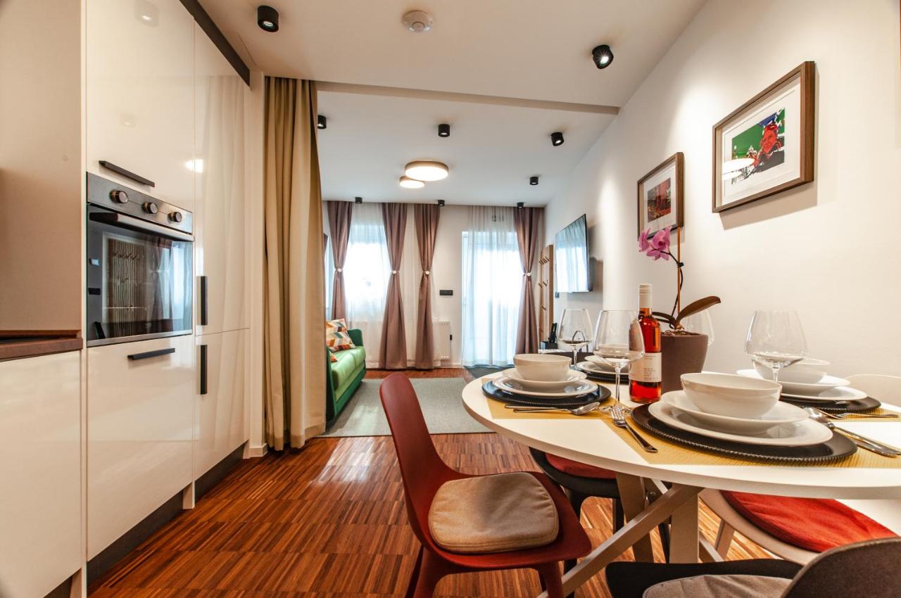 SIX IN THE CITY - Stylish Ground-Floor Apartment in Ljubljana Old Town with Private Entrance - Ferienwohnung Ljubljana