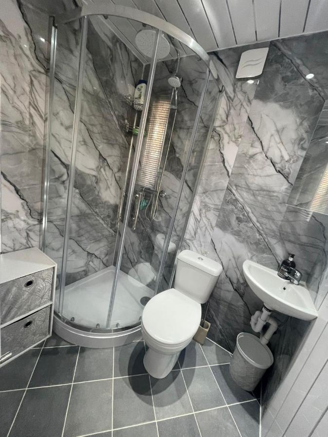 Deluxe Double Room with Shower