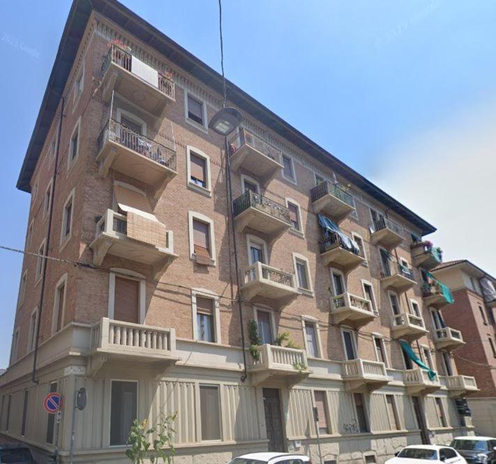 Appartamento con 2 Camere da Letto e Balcone
