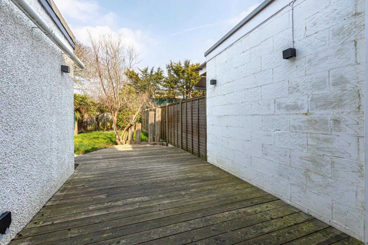 Elegant 1BR Apt with Garden Near Neasden Station - B&B Londra