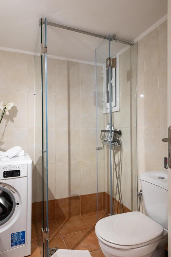 One-Bedroom Deluxe Apartment