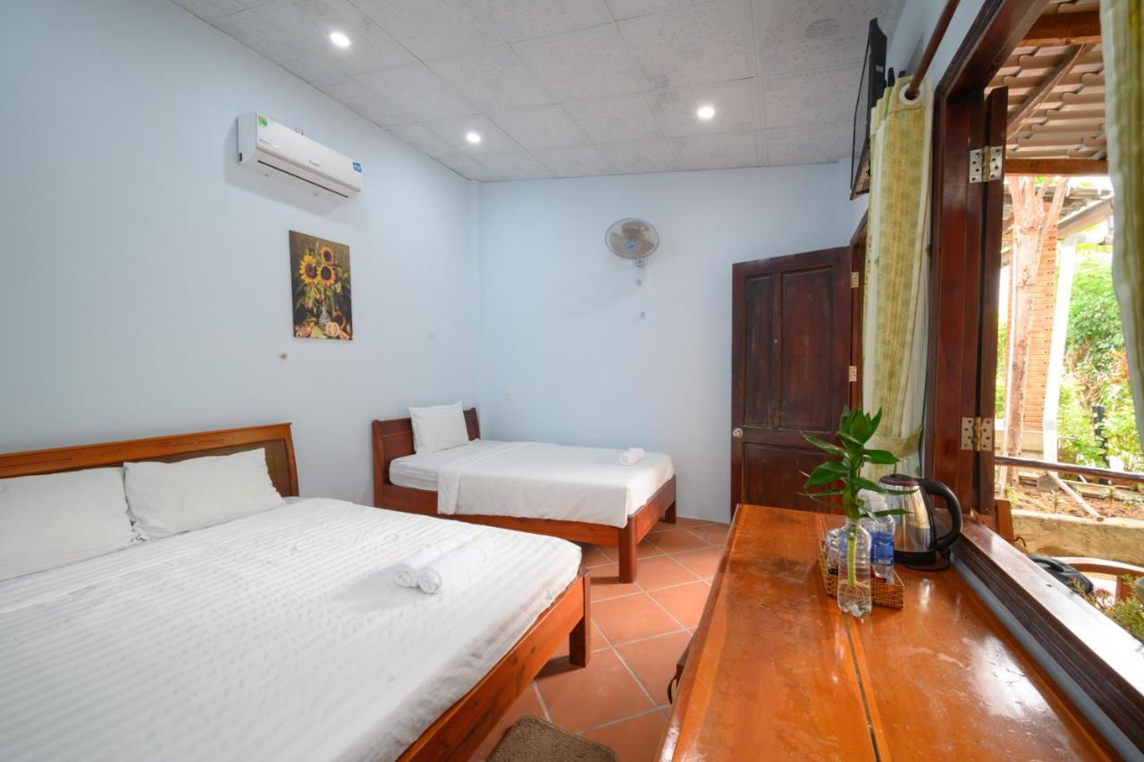 Triple Room with Garden View