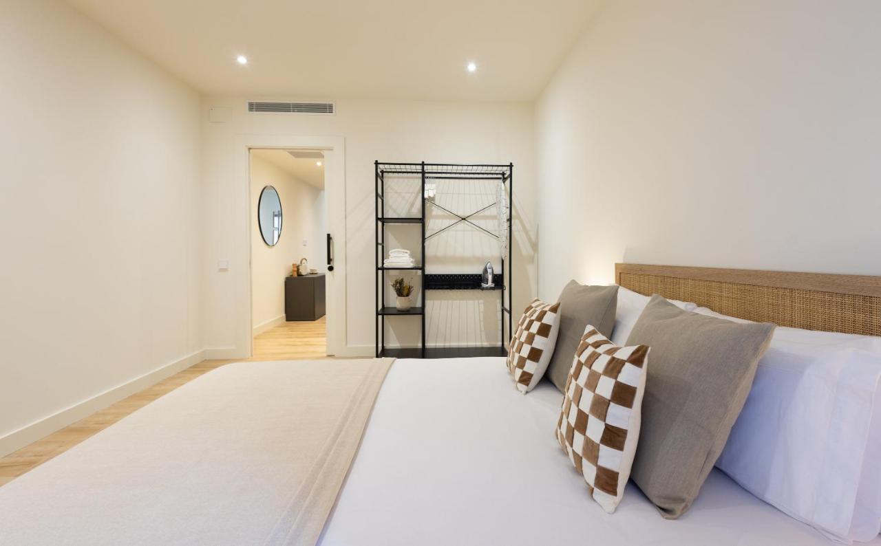 One-Bedroom Apartment with Balcony