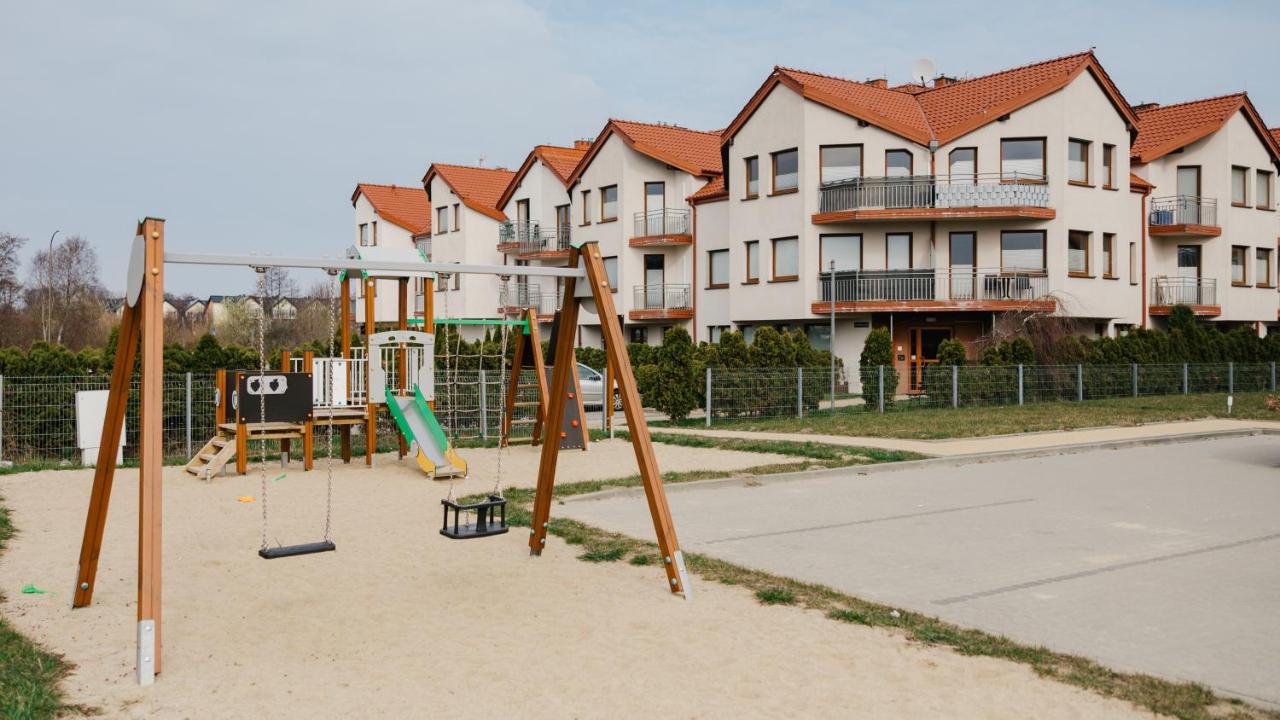 Apartamenty Sun & Snow Baltic Korona blisko portu, plac zabaw - B&B