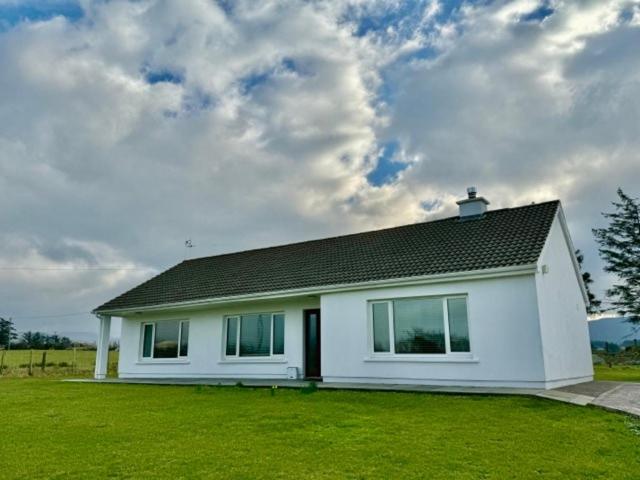 Carhan River Holiday Home - Cahersiveen - Chambres d’hôtes Cahersiveen