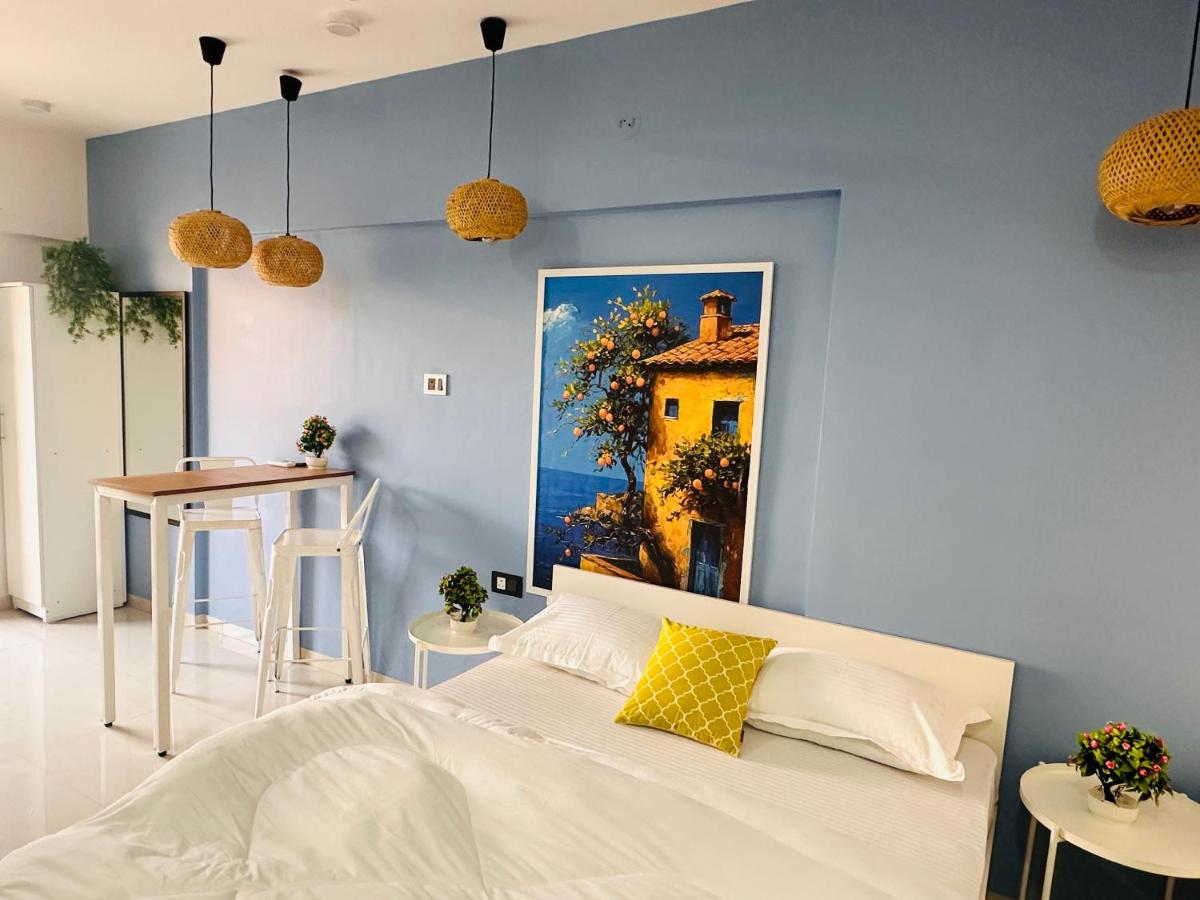 Studio Apartment with Balcony
