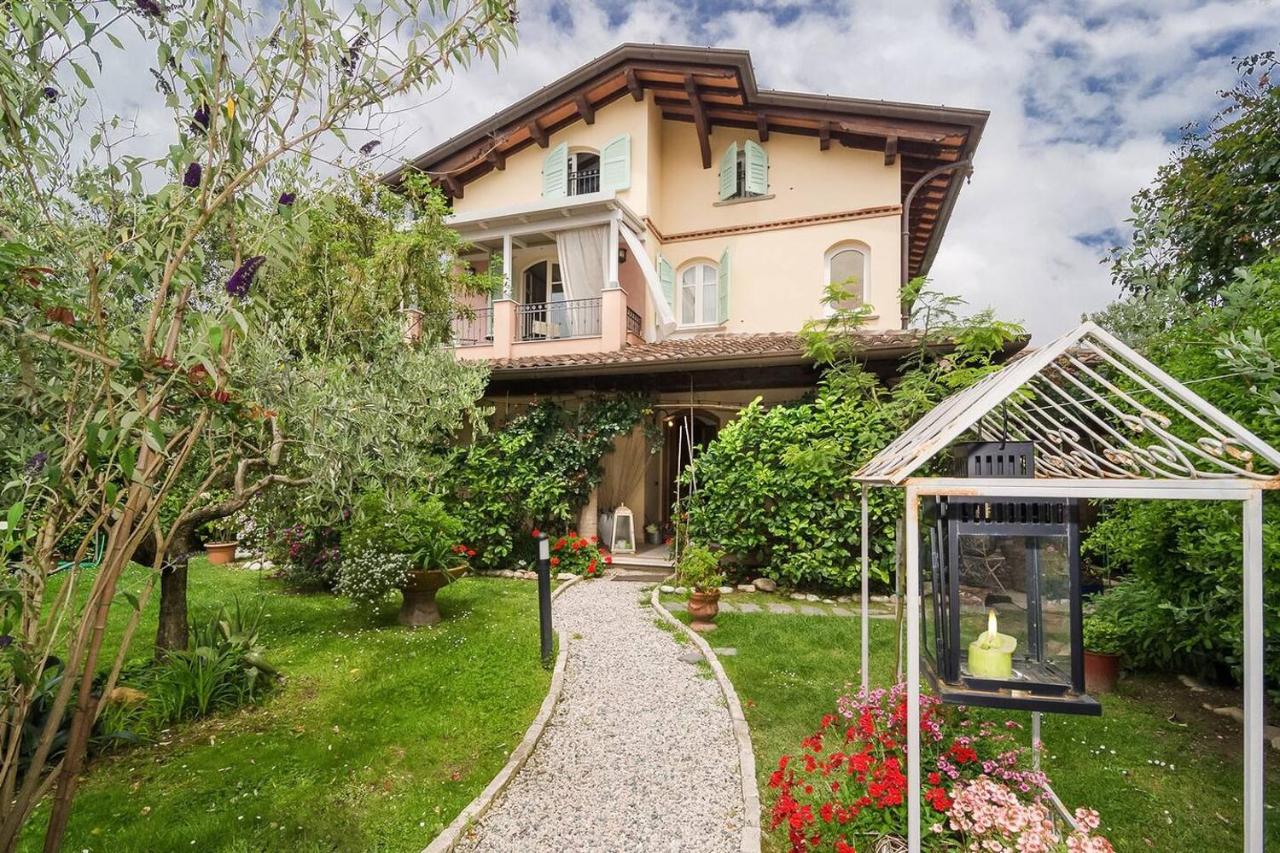 Forte dei Marmi House - with Jacuzzi - B&B