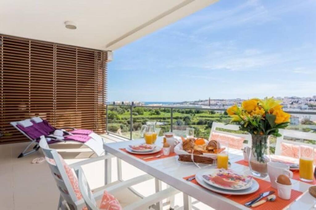 Stunning View Apartment - Two Bedrooms in Lagos - Bed and Breakfast Lagos