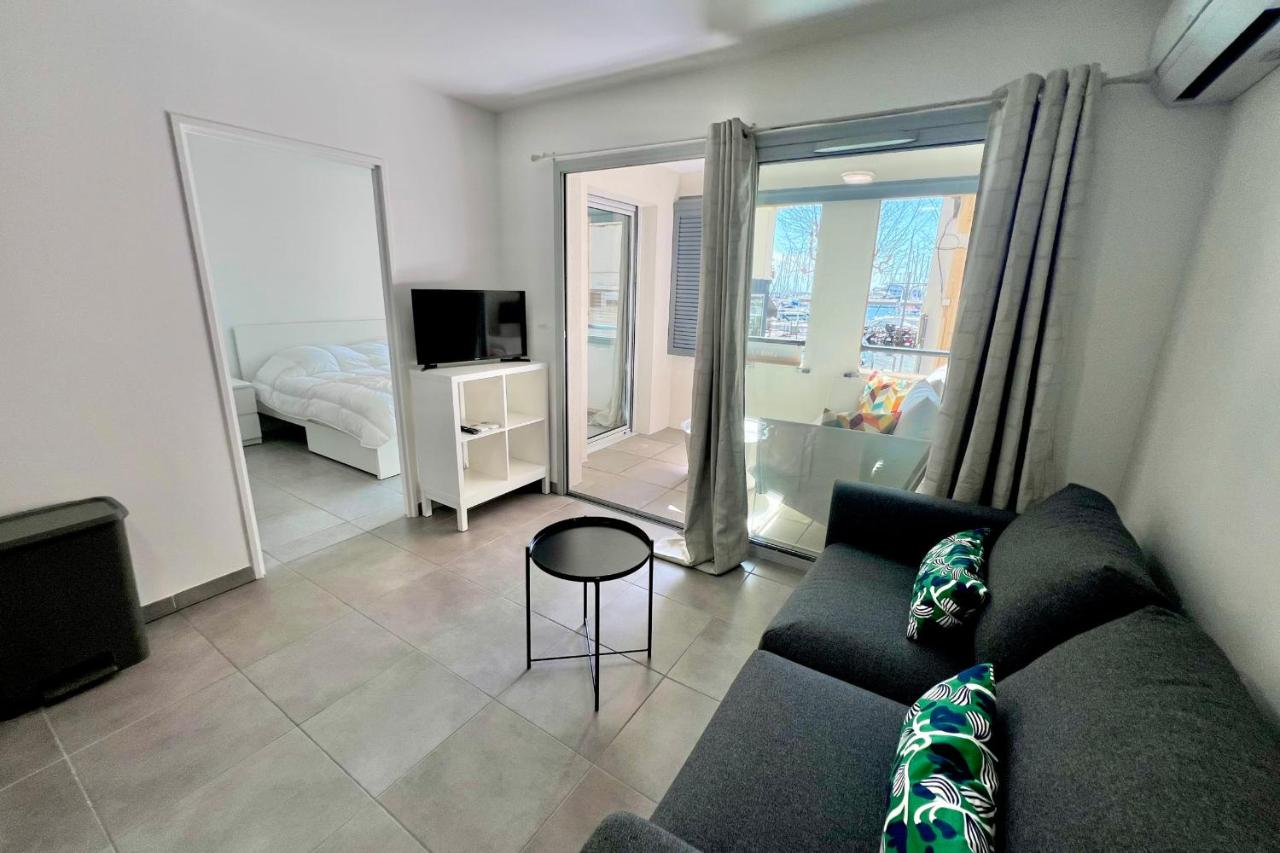 Golfe-Juan 2 People Facing the Old Port - B&B Golfe-Juan