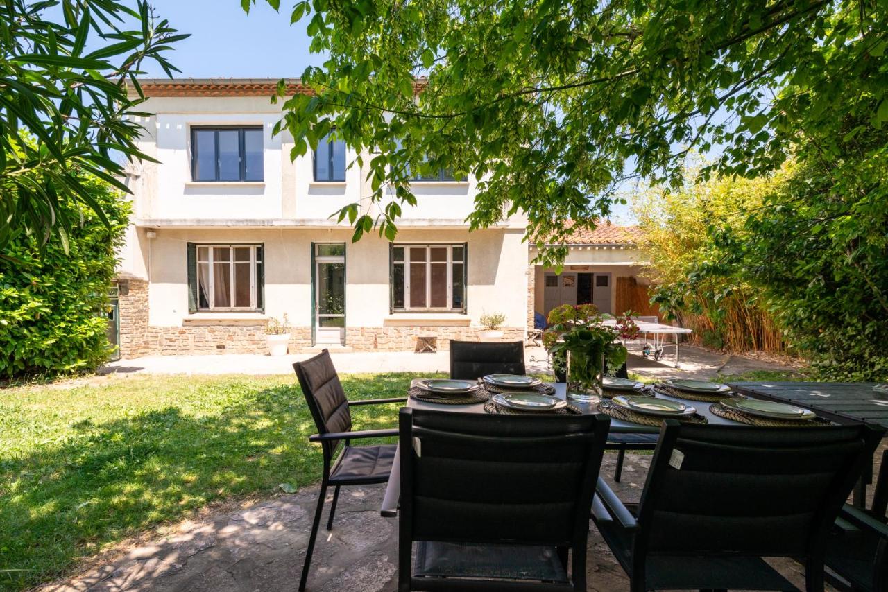Big House - Parking Privée - Piscine - Wifi - tout équipée - B&B