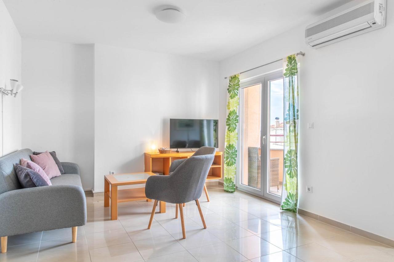 BrightFlat Makarska - Bed and Breakfast Makarska