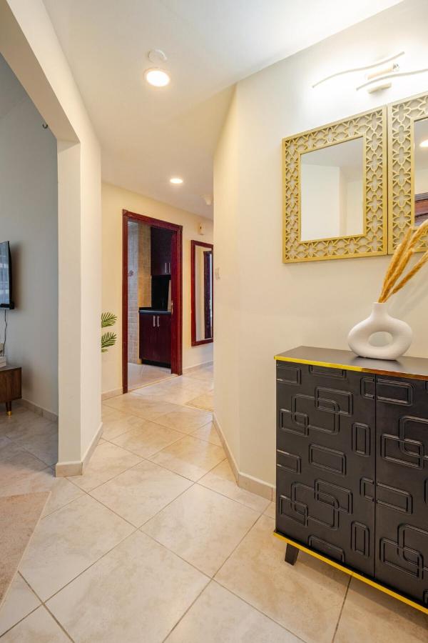 Stylish Marina View Apartment With Private Marina Walk Access - Bed and Breakfast Dubai