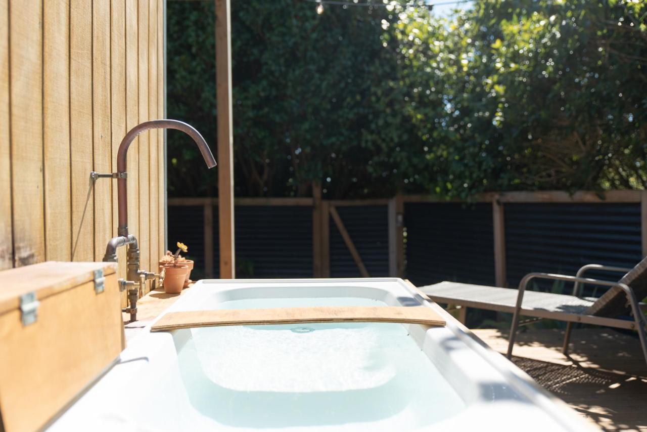 The Secret Studio, Outdoor Bath & Pizza Oven - B&B Distretto di New Plymouth