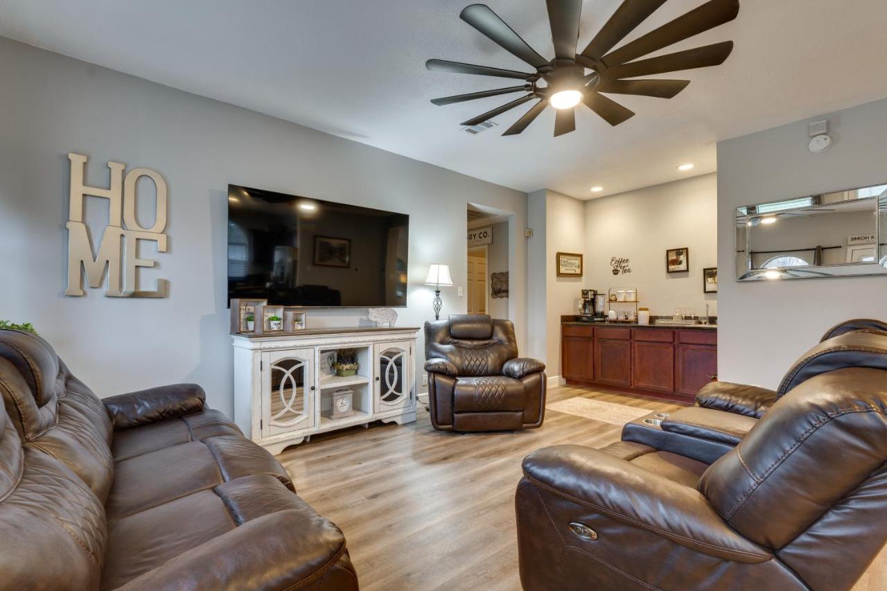 Spacious Family Home with Patio in San Antonio! - Chambres d’hôtes San Antonio