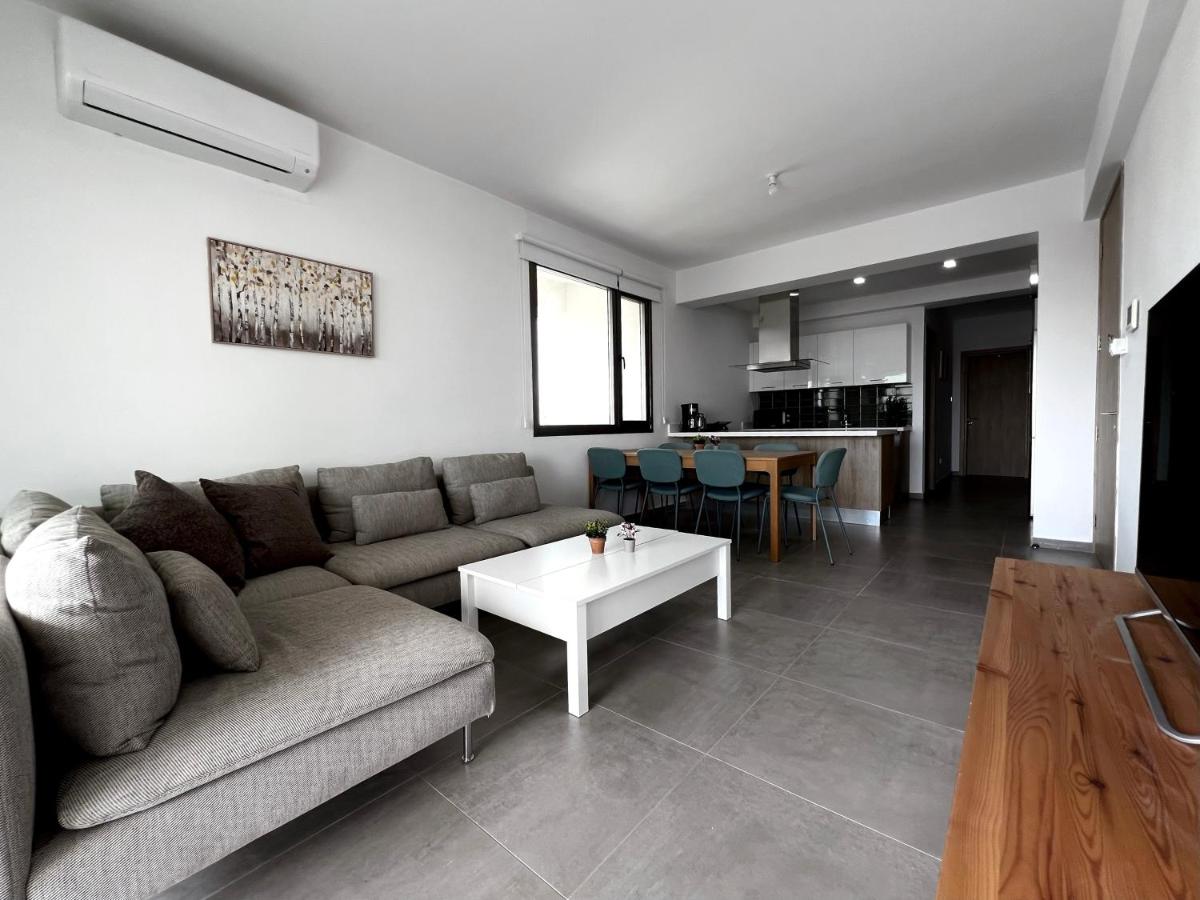 Rachel 401 - B&B Larnaka