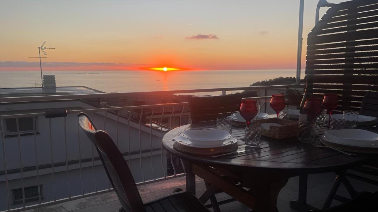 Attico con terrazza fronte mare a Cavi di Lavagna - B&B Lavagna
