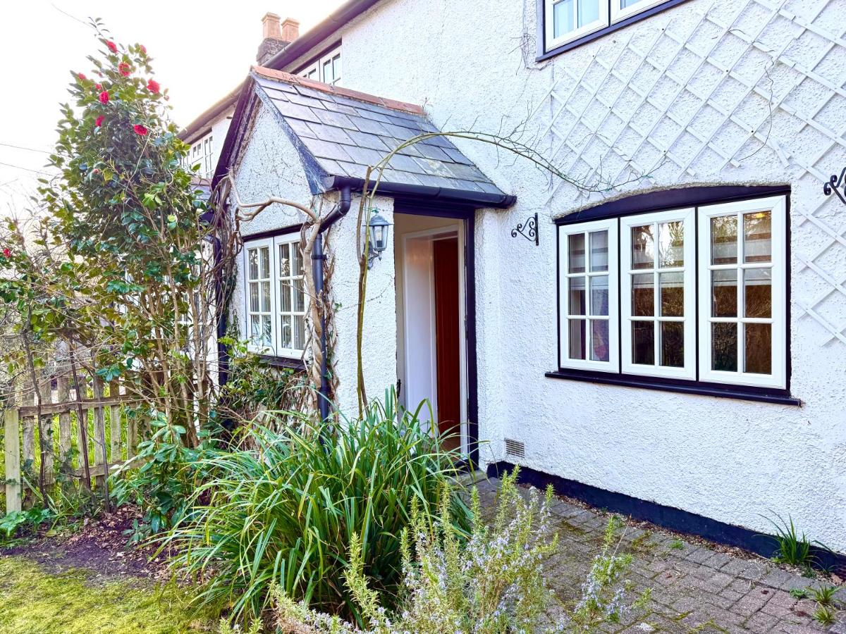 New Forest Cozy 3-Bed Family Cottage, PaultonsPark - B&B