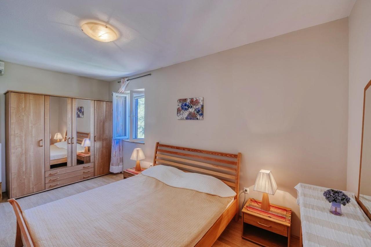 One-Bedroom Apartment with Terrace