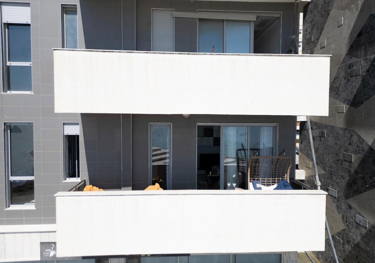 The Salt House - 2BR, First Row, Beachfront - B&B