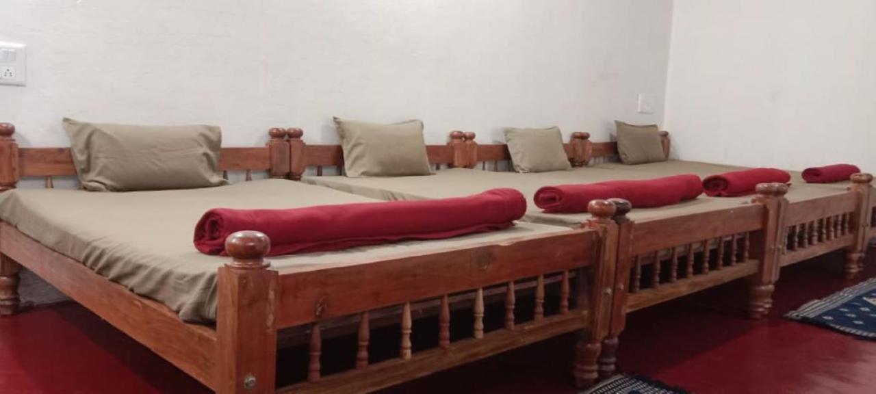 Dormitorio Misto con 10 Letti