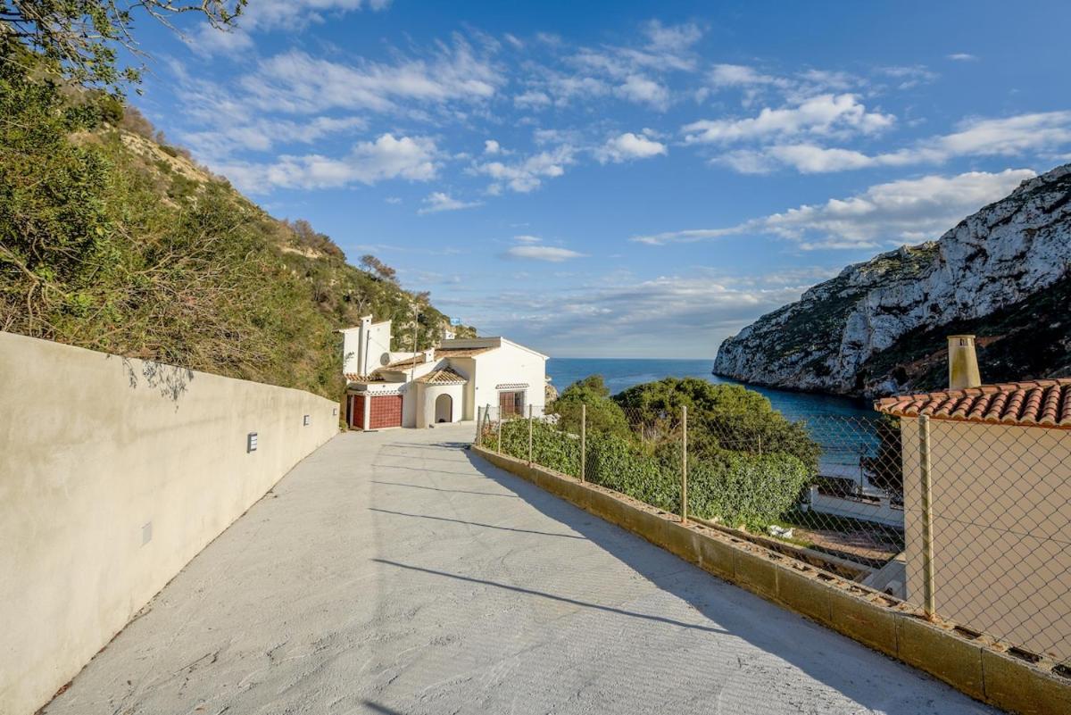 Breathtaking Sea Views, Cala Granadella, Free Parking - B&B