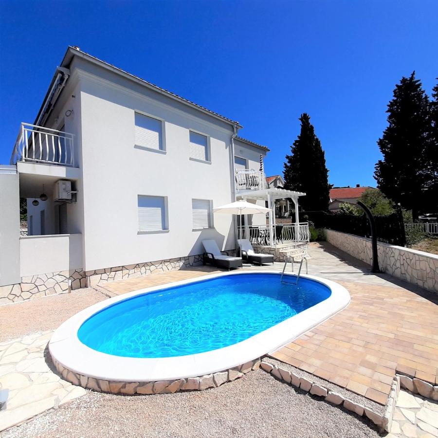 Cozy Apartment Rosmarin with private Pool - Ferienwohnung