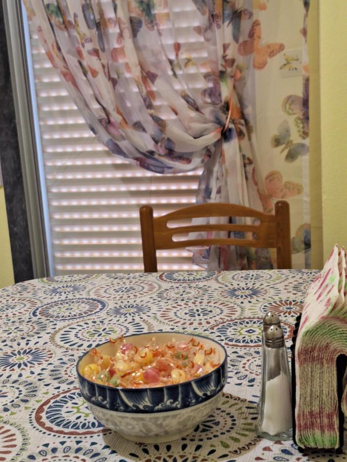 Olive Tree Apartment - Bed and Breakfast Asproválta