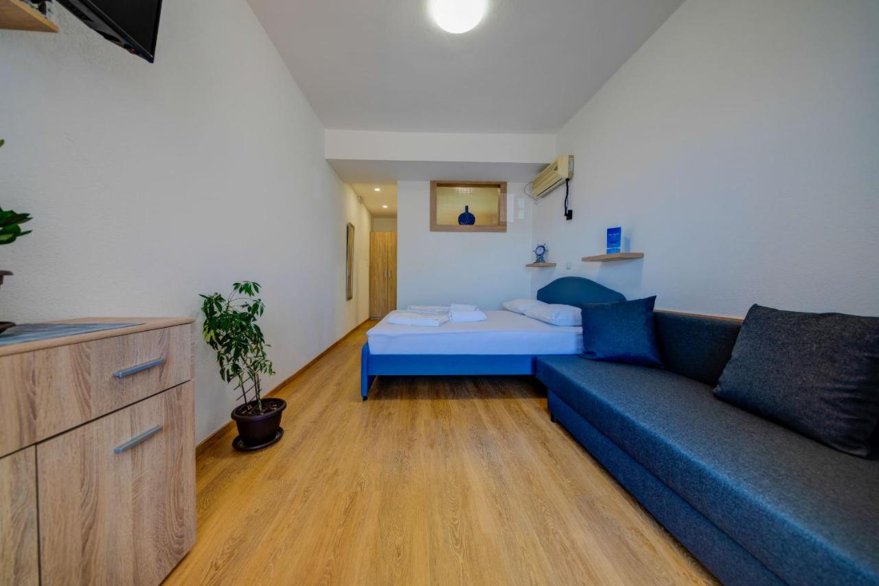 Estudio con terraza