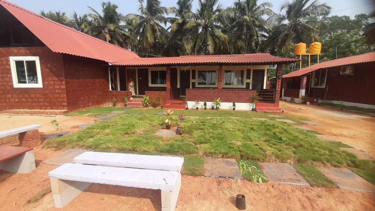 JRN Island sea view Beach Resort Honnavar - Bed and Breakfast
