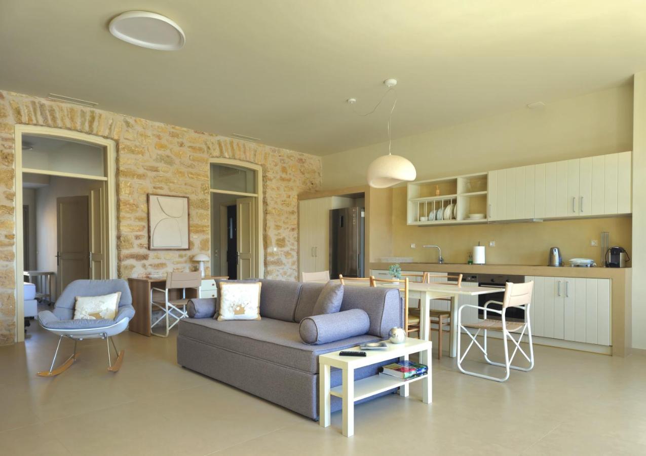 Mary's luxury apartment Plytra 2 - Chambres d’hôtes Plítra