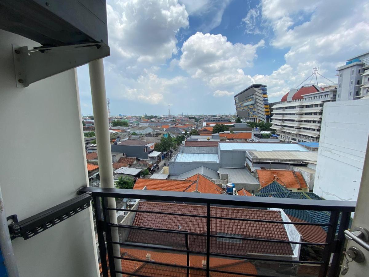 The Square Apartemen Service Twin Suite with WiFi NetFlix 50Inchi - B&B