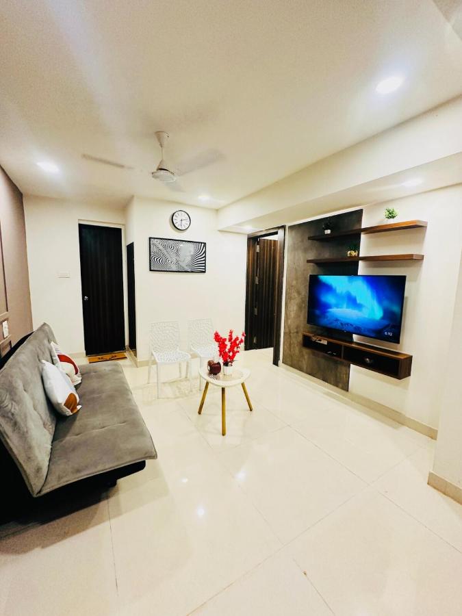 Spacious 1bhk in Vagator with Pool and near beach - Ferienwohnung Anjuna