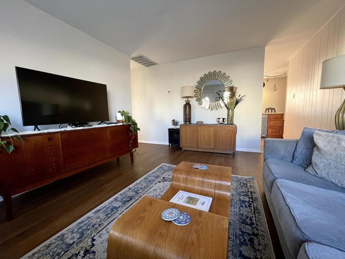 Blue Betty- 3 BDRM Mid-Century Charmer Near Beach - Chambres d’hôtes Brigantine