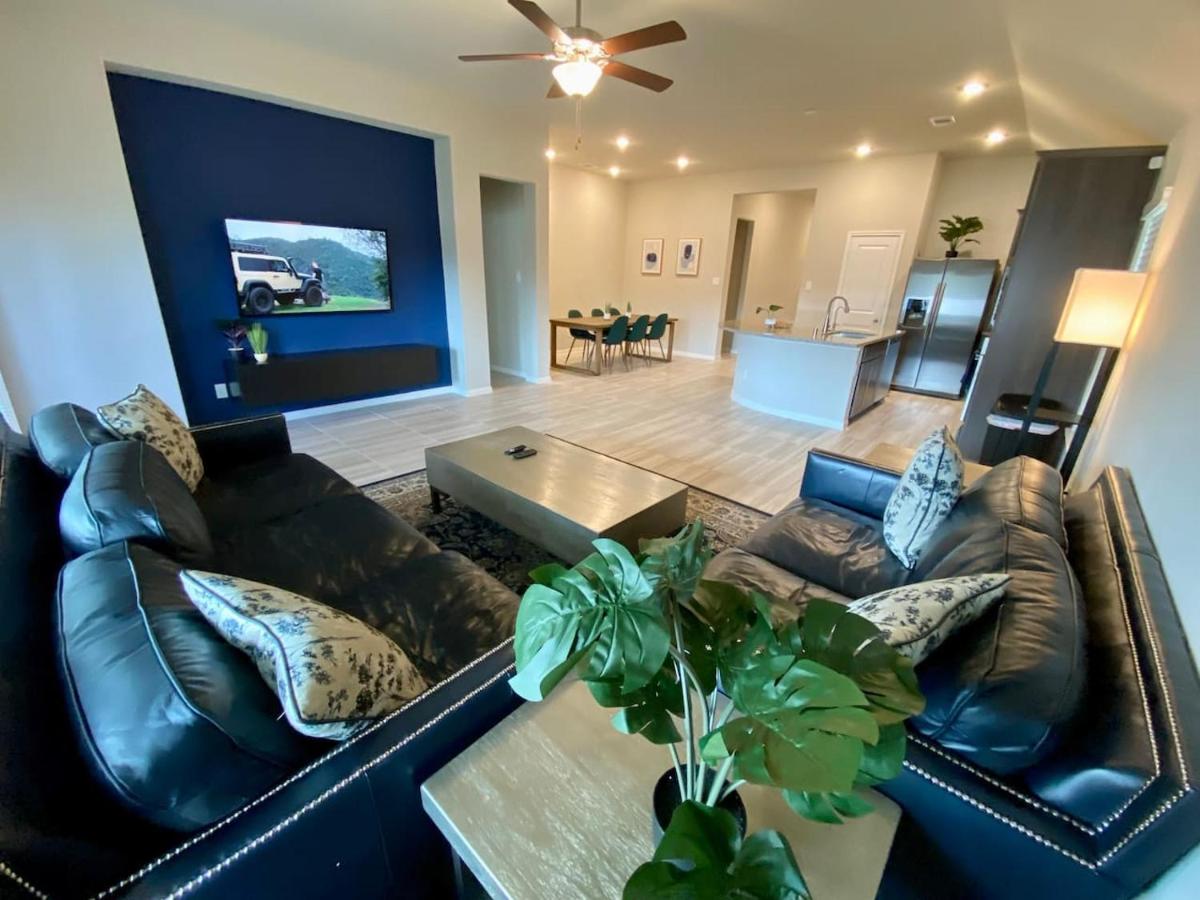 4-BR Getaway Ideal for Families - Chambres d’hôtes Richmond