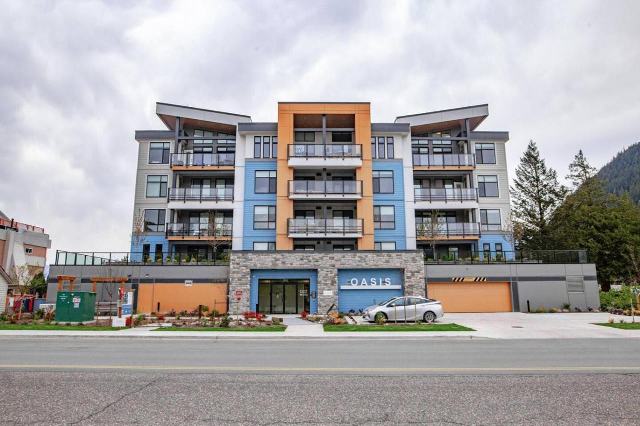 2 Bedroom with Lake and Mtn Views - Bed and Breakfast Harrison Hot Springs