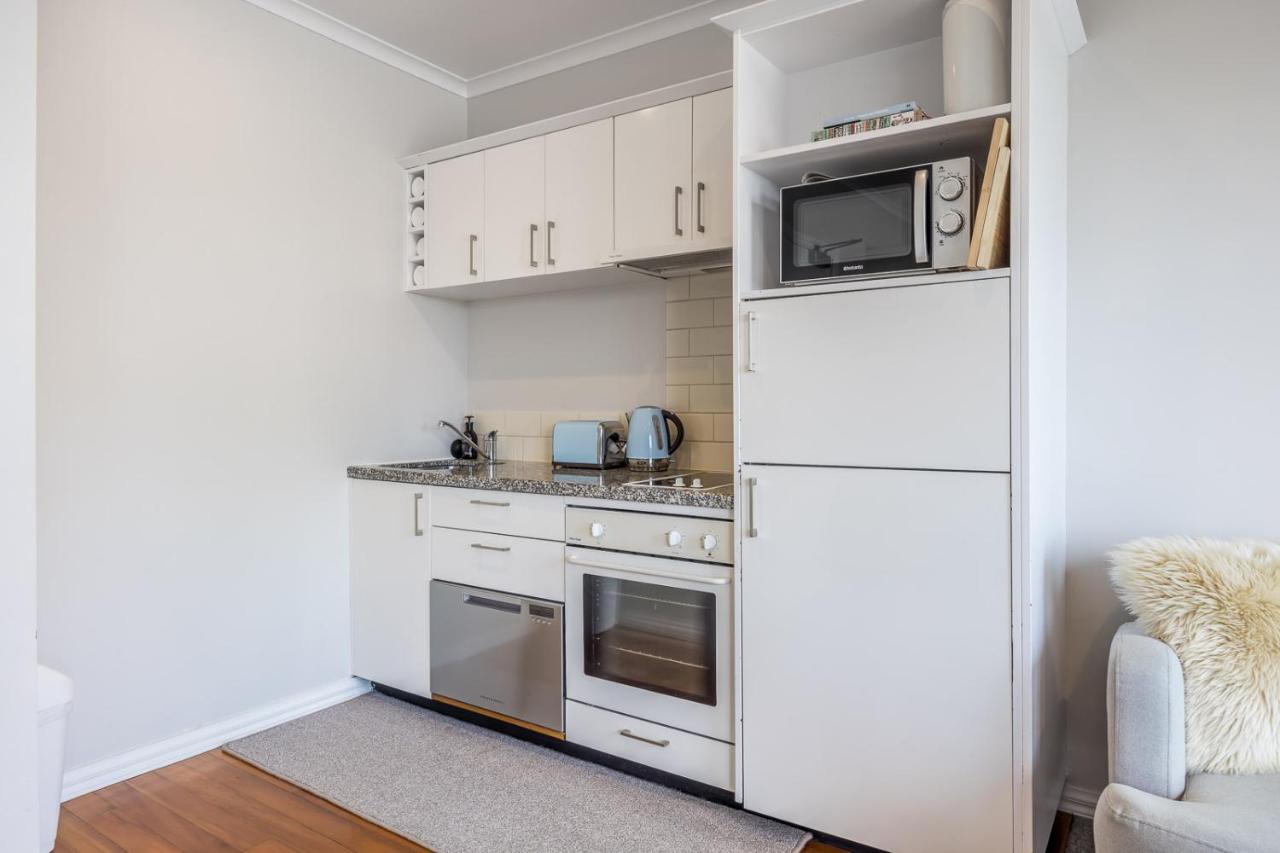 Princes Wharf with HUGE deck!! - B&B Auckland