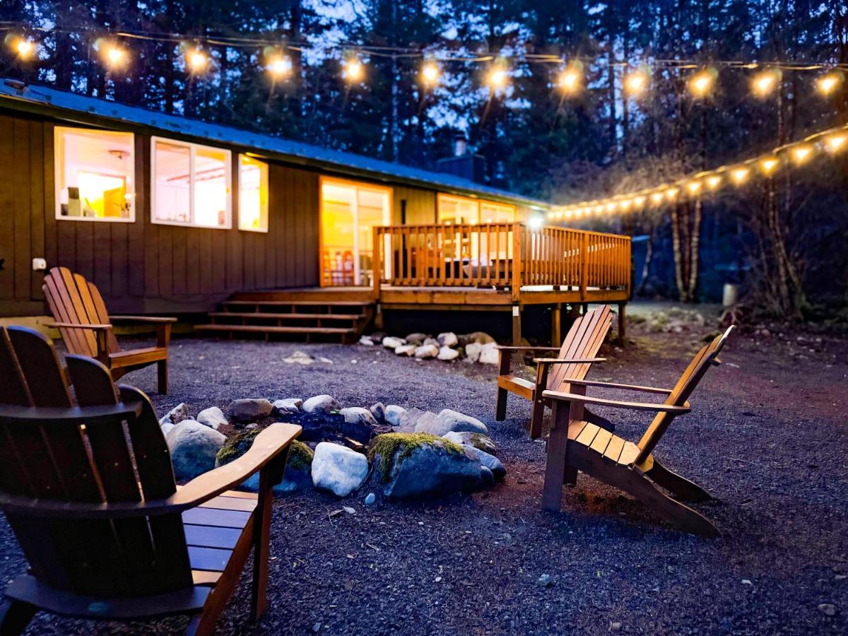 PackShack - Cozy Ski Cabin Mins from White Pass home - B&B Packwood