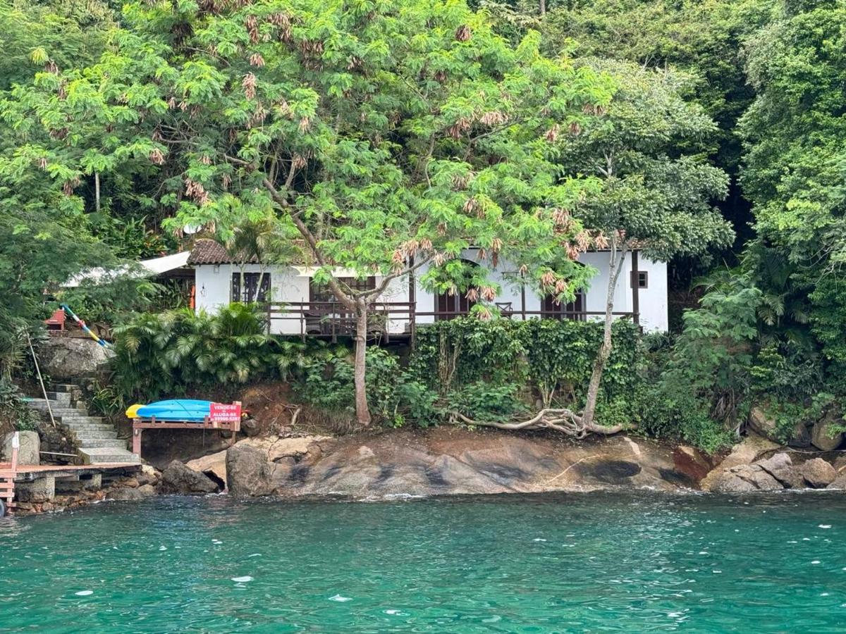 Linda Casa aconchegante com 3 quartos, vista incrível e privacidade na Praia da Aripeba-Ilha Grande-acomoda 8 pessoas - B&B