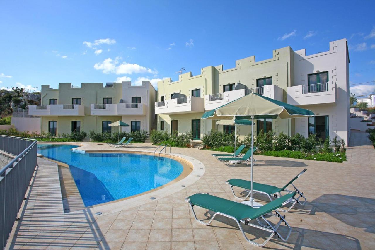 One-Bedroom Apartment with Sea View