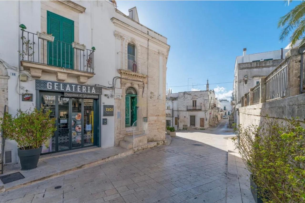 Historic Home with Large Rooftop Terrace in Heart of Ceglie - Chambres d'hôtes Ceglie Messapica