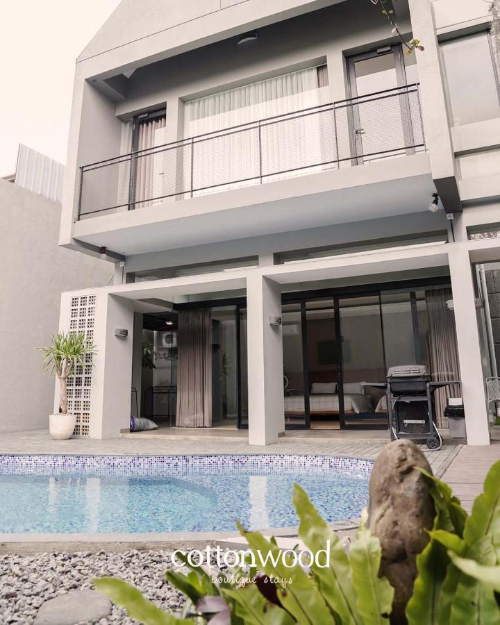 Cottonwood Villa Pavana - Heated pool Fitness LayarTancep200inch - Chambres d'hôtes Bandung