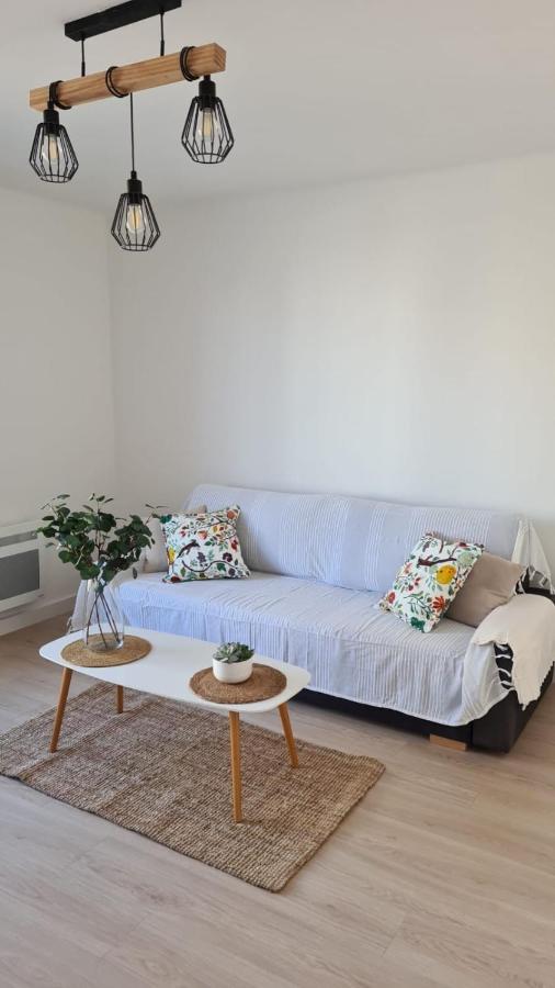 Appartement 75 metres carres proche gare et tram - B&B