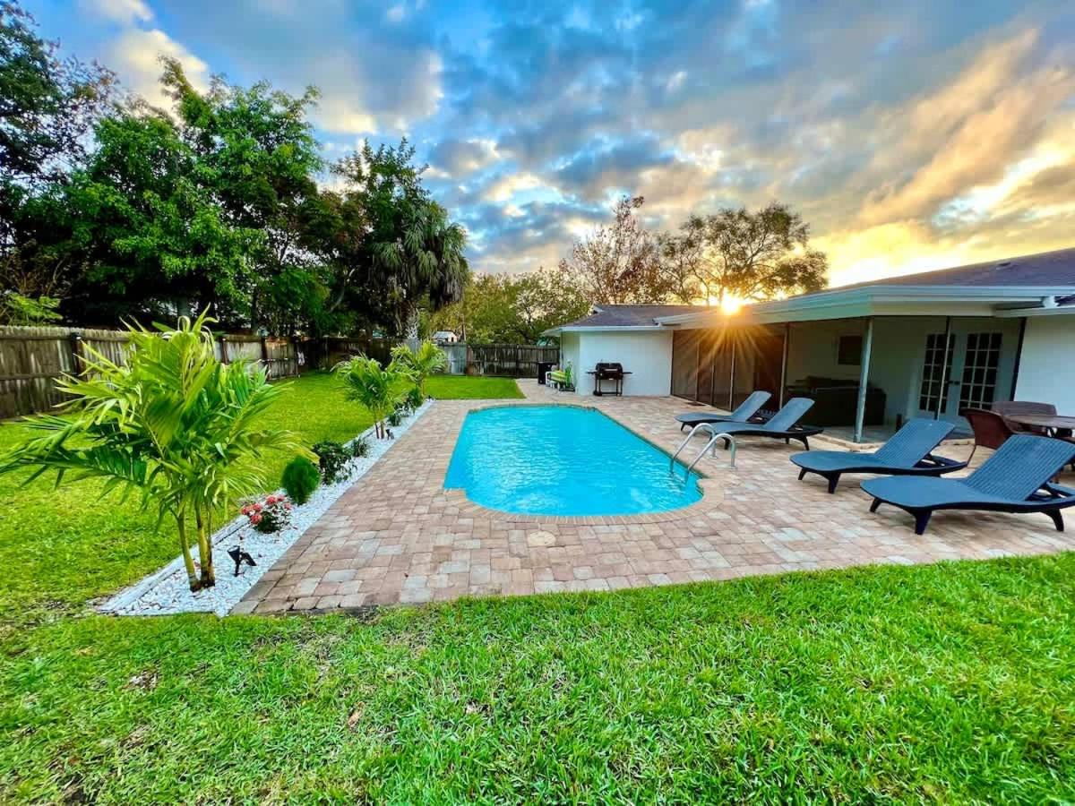Heated Pool, Pet friendly,Dunedin Beach Gem - Ferienwohnung Palm Harbor
